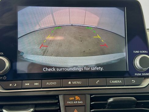 Used 2025 Nissan Altima 2.5 SV FWD image 16