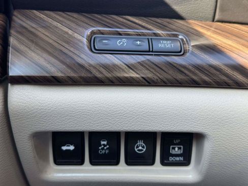 Used 2017 Nissan Maxima Platinum w/ Interior Lighting Package FWD image 21