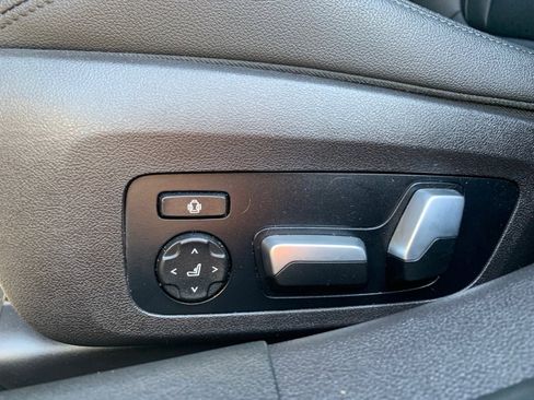 Used 2020 BMW 330i xDrive Sedan w/ Convenience Package image 15