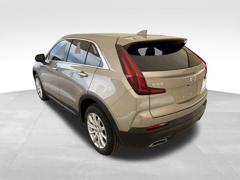 Used 2023 Cadillac XT4 Luxury w/ Driver Awareness Package FWD image 8