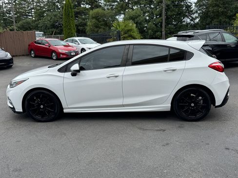 Used 2017 Chevrolet Cruze LT w/ Convenience Package FWD image 4