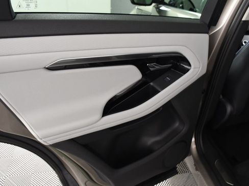 Used 2023 Land Rover Range Rover Evoque R-Dynamic S AWD/4WD image 26