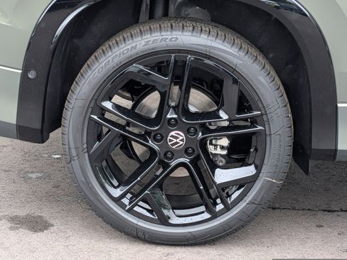 New 2026 Volkswagen Tiguan SE R-Line AWD/4WD image 7