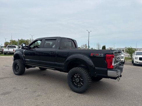 Used 2017 Ford F250 Lariat w/ Lariat Ultimate Package AWD/4WD image 3