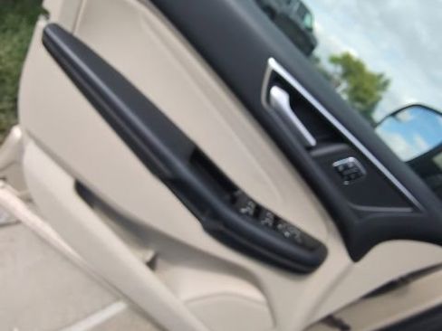 Used 2018 Ford Edge Titanium w/ Equipment Group 301A AWD/4WD image 42