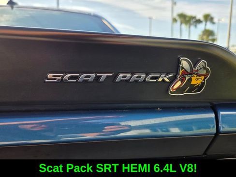Used 2022 Dodge Challenger R/T Scat Pack w/ Driver Convenience Group RWD image 6