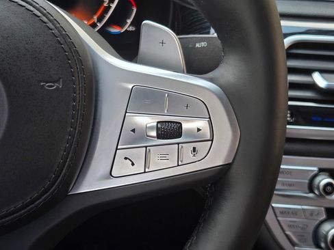Used 2022 BMW 740i w/ M Sport Package RWD image 34