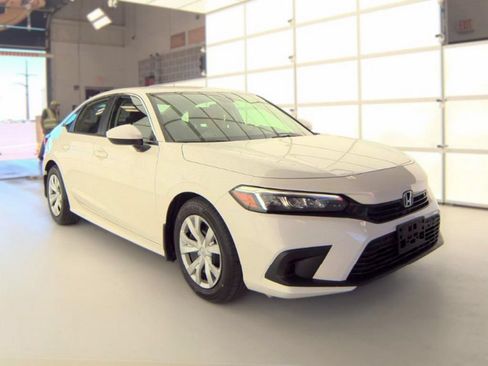 Used 2023 Honda Civic LX image 4