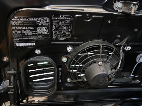 Used 2000 Porsche 911 Cabriolet image 37