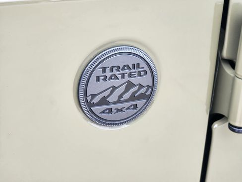 Used 2025 Jeep Wrangler Sport image 13