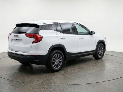 Used 2024 GMC Terrain SLT AWD/4WD image 9