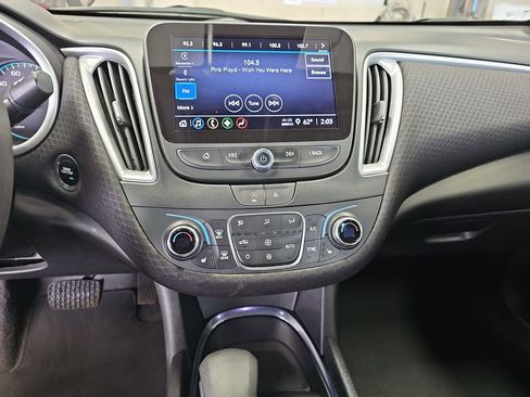 Used 2023 Chevrolet Malibu LT image 19