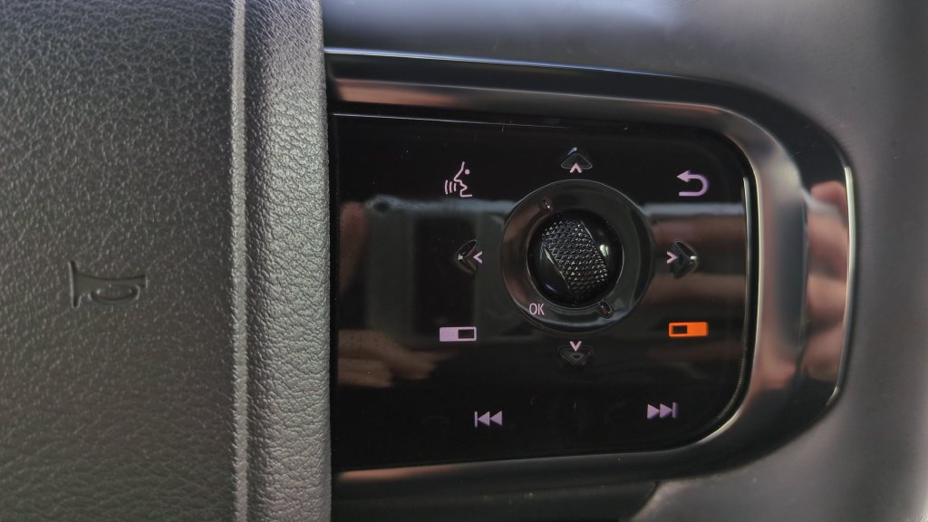 Certified 2025 Nissan Armada PRO-4X AWD/4WD image 21