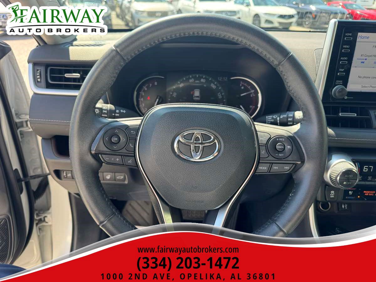 Used 2019 Toyota RAV4 Limited w/ Cold Weather Package FWD image 18
