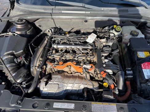 Used 2015 Chevrolet Cruze Diesel w/ Sun And Sound Package image 24