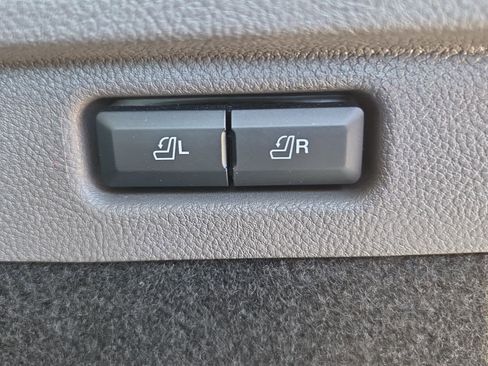 Used 2023 Lincoln Corsair AWD w/ Equipment Group 101A image 11