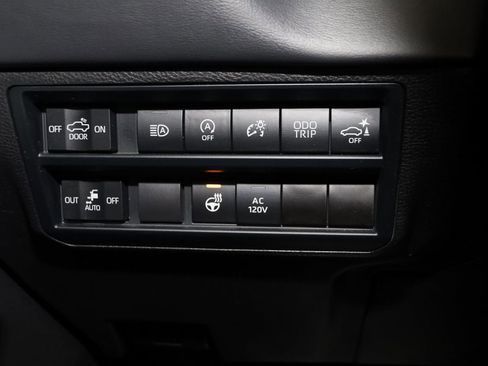 Used 2024 Toyota Tundra Platinum image 33