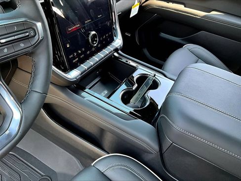 New 2026 GMC Yukon XL Elevation w/ Elevation Premium Package AWD/4WD image 26
