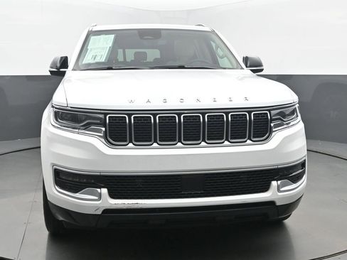 Used 2023 Jeep Wagoneer L Base w/ Premium Group I image 8