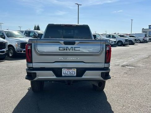Used 2024 GMC Sierra 2500 Denali Ultimate image 4