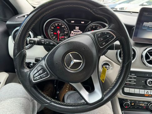 Used 2018 Mercedes-Benz GLA 250 4MATIC image 26