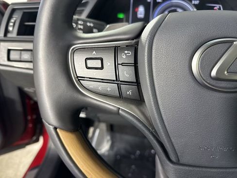 Certified 2025 Lexus ES 300h Ultra Luxury image 14