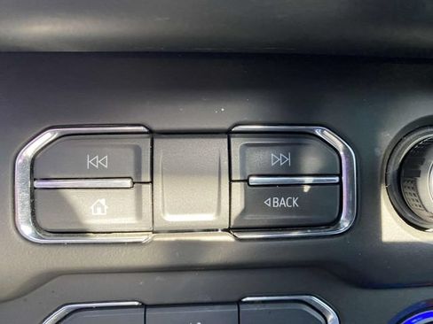 Used 2021 Chevrolet Tahoe LT w/ LT Signature Package RWD image 30