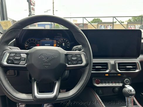 Used 2025 Ford Mustang GT Premium RWD image 13