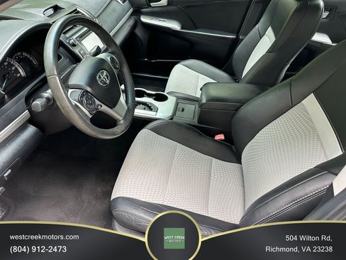 Used 2014 Toyota Camry SE FWD image 8