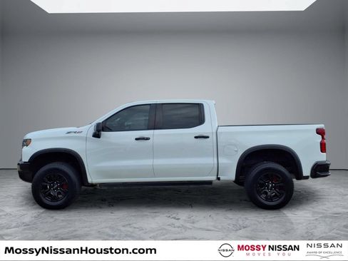 Used 2023 Chevrolet Silverado 1500 ZR2 w/ Technology Package AWD/4WD image 5