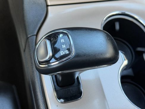 Used 2015 Jeep Grand Cherokee Limited image 25