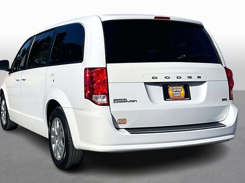 Used 2018 Dodge Grand Caravan SE w/ UConnect Hands-Free Group image 11