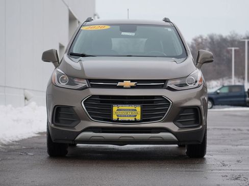 Used 2020 Chevrolet Trax LT w/ LT Convenience Package image 8