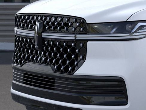 New 2025 Lincoln Navigator Black Label AWD/4WD image 17