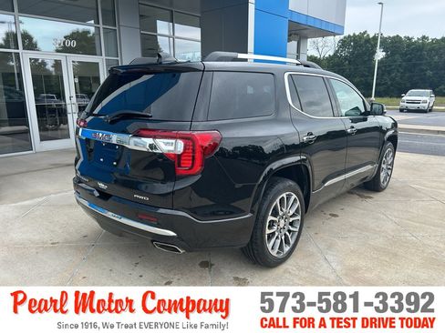 Certified 2022 GMC Acadia Denali w/ Denali Ultimate Package AWD/4WD image 4