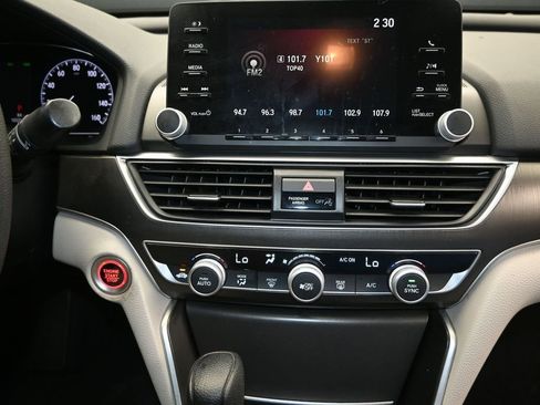 Used 2019 Honda Accord LX image 28