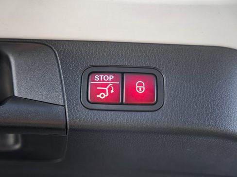 Used 2022 Mercedes-Benz GLB 250 GLB 250 image 11