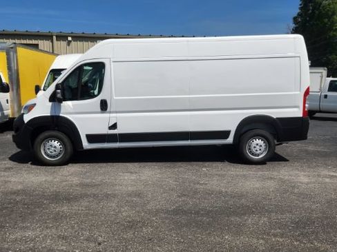 Used 2026 RAM ProMaster 2500 w/ Convenience Group FWD image 9