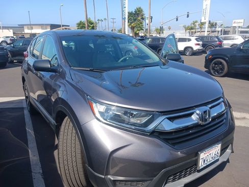 Used 2017 Honda CR-V LX image 2