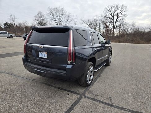 Used 2020 Cadillac Escalade Luxury image 6