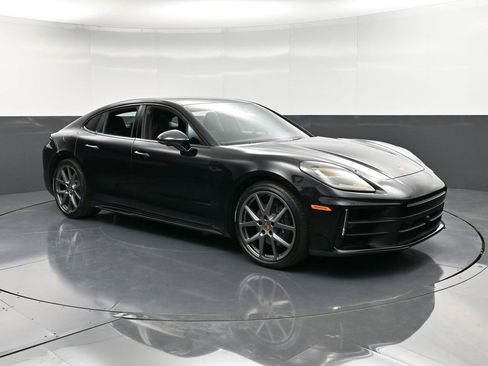 New 2025 Porsche Panamera 4 image 10