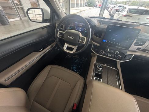 Used 2024 Ford Expedition Limited image 40