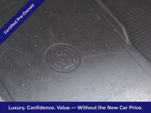 Certified 2025 Volvo XC40 B5 Core AWD/4WD image 28