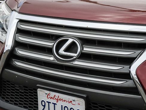 Used 2018 Lexus GX 460 Premium w/ Premium Package AWD/4WD image 3