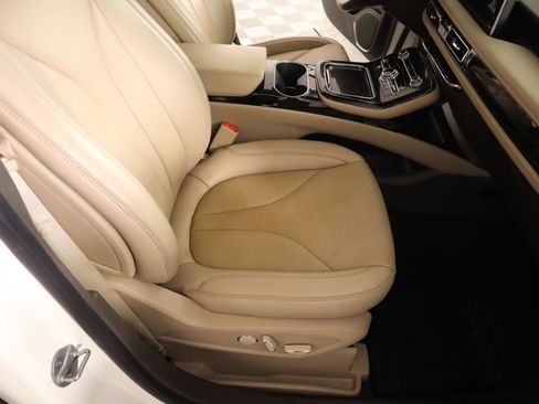 Used 2023 Lincoln Nautilus Reserve image 13