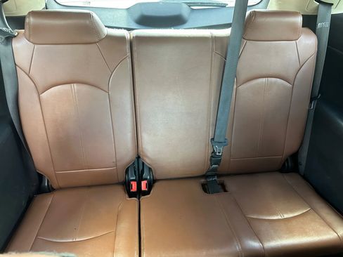 Used 2015 Chevrolet Traverse LT w/ LPO, 'HIT The Road' Package image 17