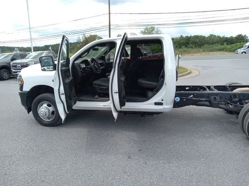 Used 2022 RAM 3500 Tradesman image 32