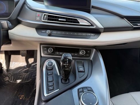 Used 2014 BMW i8 image 11
