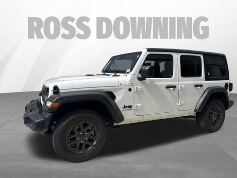 Used 2025 Jeep Wrangler Unlimited Sport AWD/4WD image 2