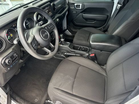Used 2023 Jeep Wrangler Unlimited AWD/4WD image 9